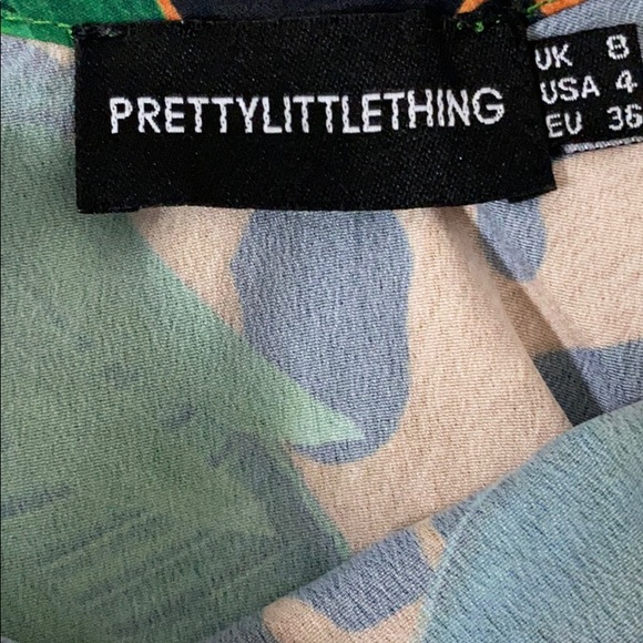 pretty little thing dress - Picture 4 of 5